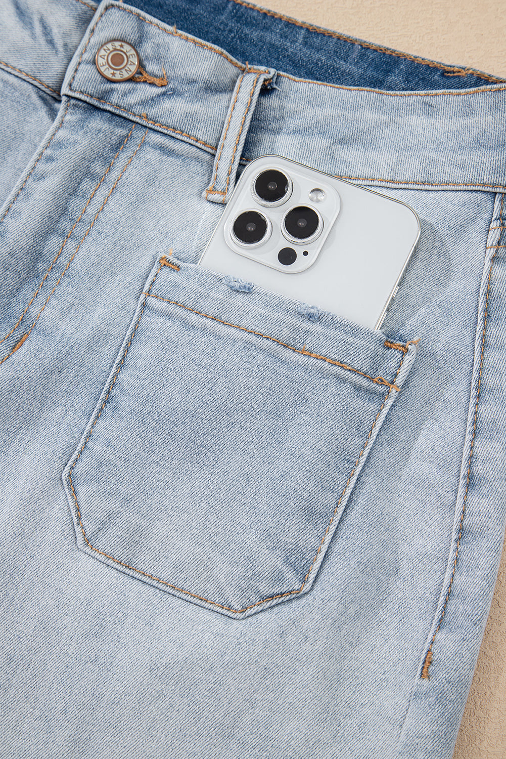Pantalones cortos de mezclilla de tiro alto Beau Blue Light Wash