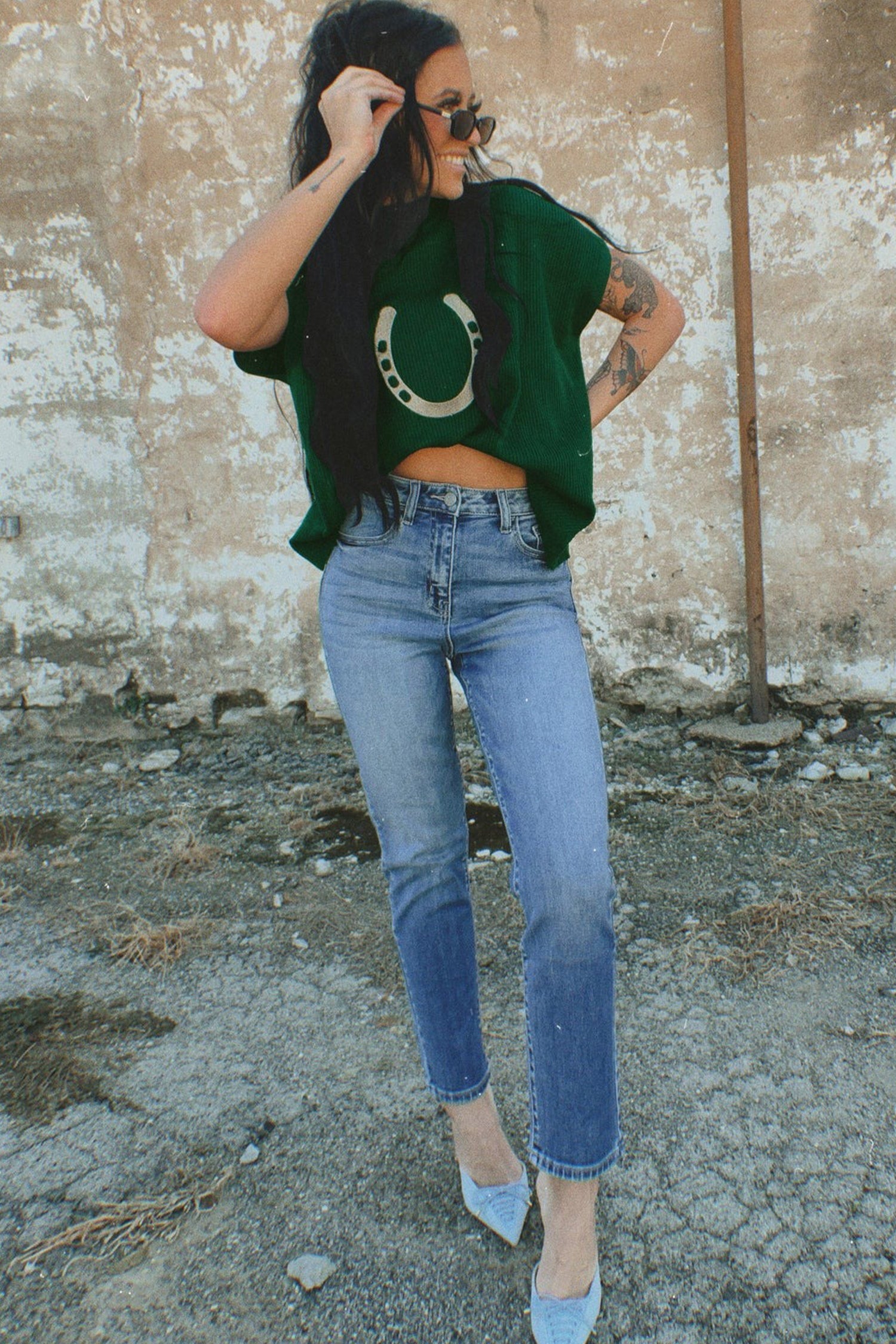 Blackish Green Horseshoe Graphic Western Short Sleeve Sweater - Snoopy's Closet