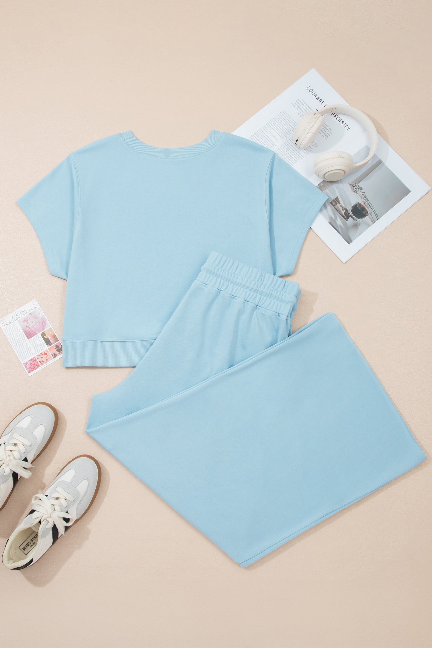 Conjunto de 2 piezas de top de manga corta con ribete acanalado color azul bruma y pantalones holgados con cordón