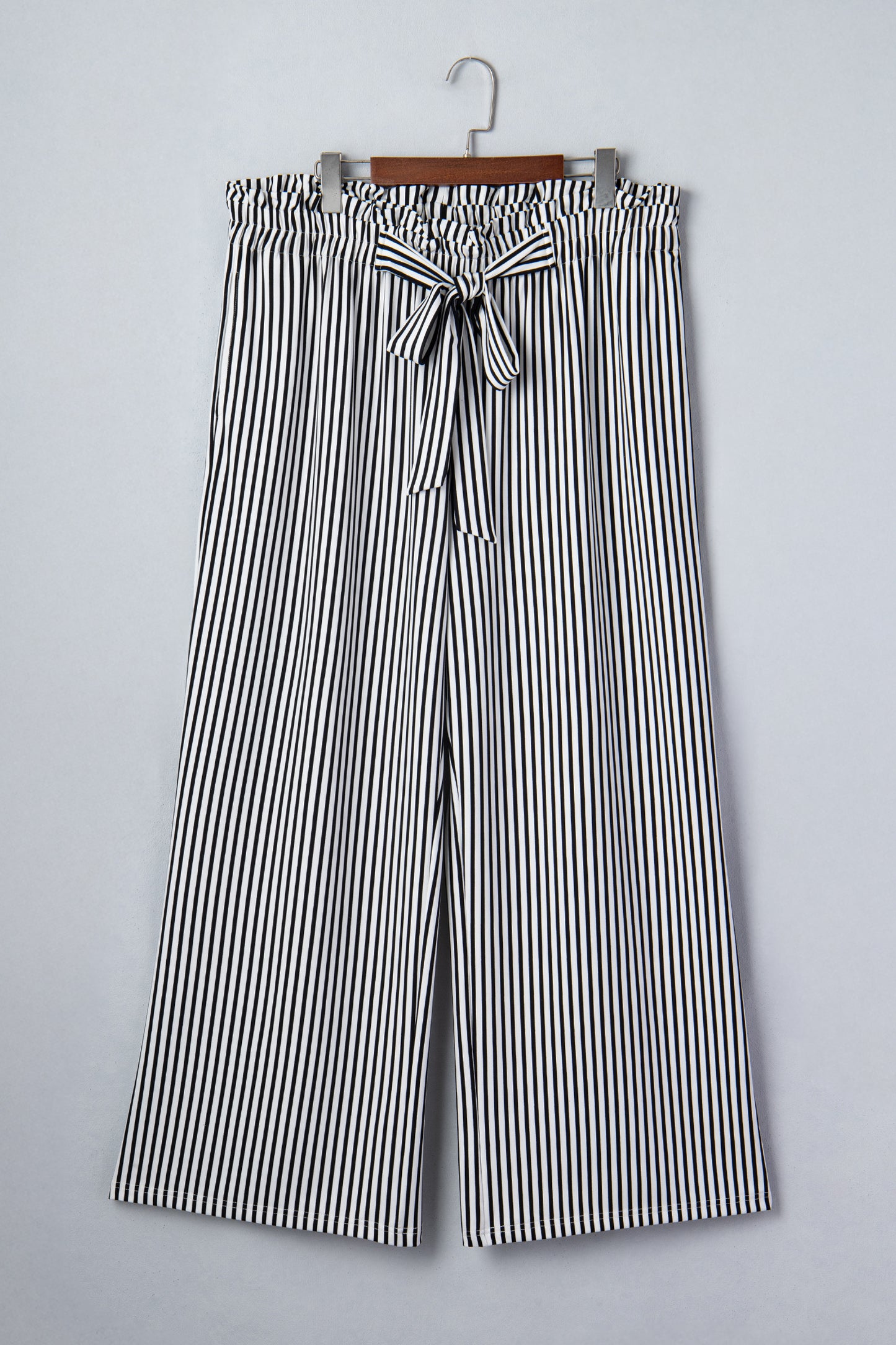 Pantalones casuales rectos holgados de talla grande con rayas negras