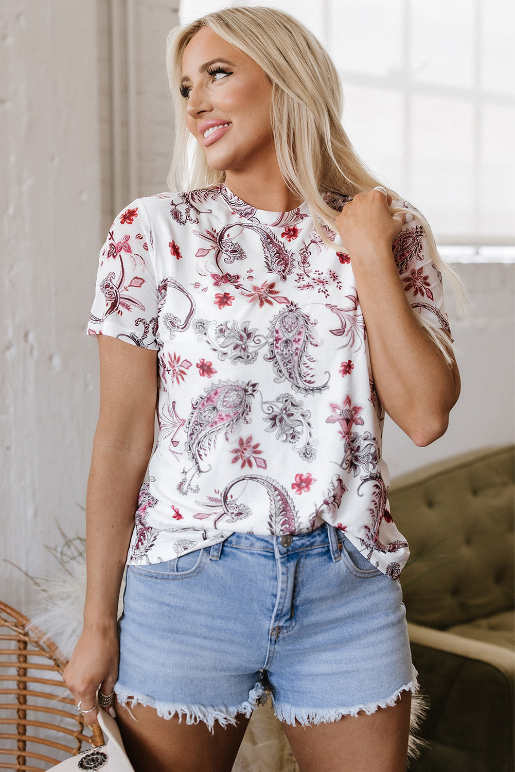 White Vintage Paisley Mock Neck T Shirt - Snoopy's Closet