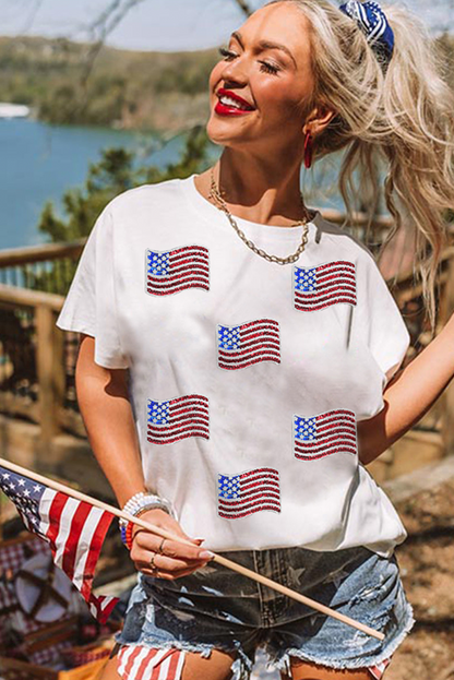 Camiseta casual con parches de lentejuelas blancas de la bandera estadounidense