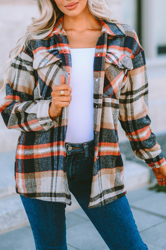 Chaqueta de cuadros geométricos caqui con bolsillos