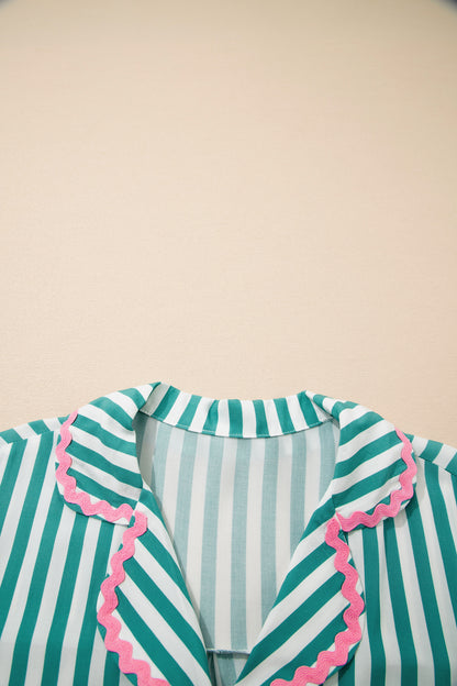 Conjunto de pijama de camiseta de manga larga y pantalón corto fruncido con cordón, ribete de ricrac en contraste de raya verde