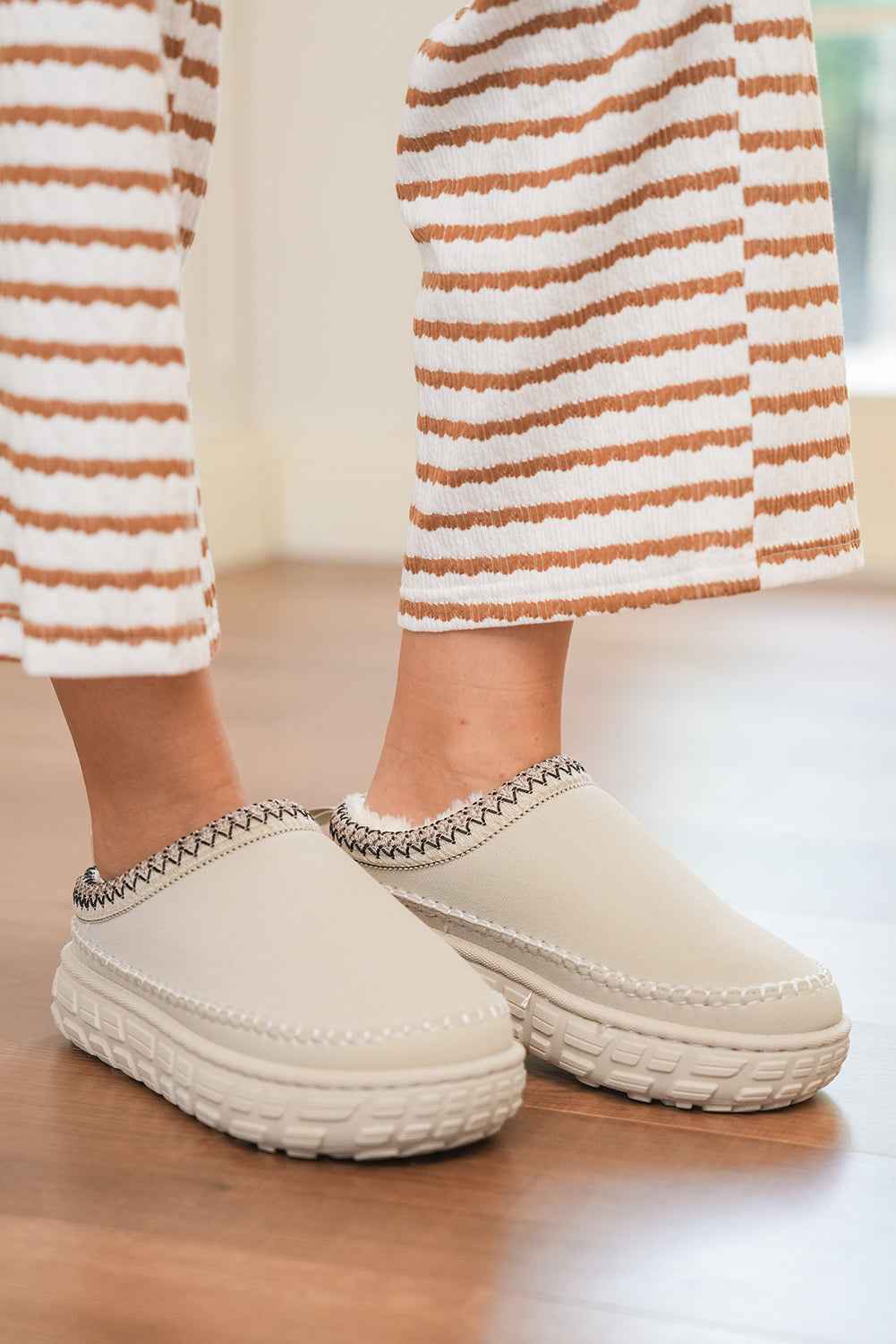 White Contrast Stitch Detail Faux Suede PU Patchwork Plush Winter Clog Slippers