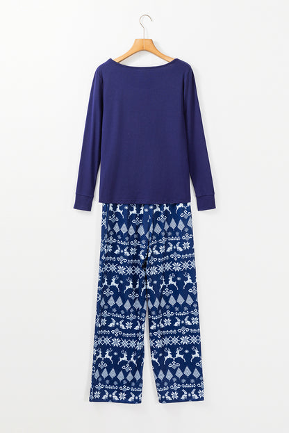 Conjunto de dos piezas de salón: top liso azul y pantalones navideños