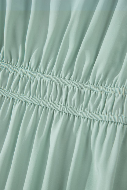Vestido maxi escalonado de cintura alta con cuello en V y manga corta abullonada en color sólido Aqua claro