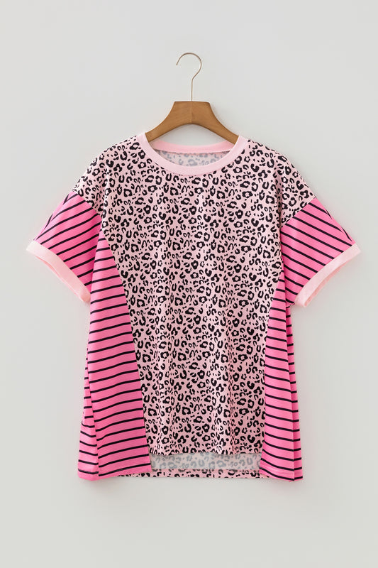 Camiseta de talla grande con estampado de leopardo rosa, rayas y parches en contraste