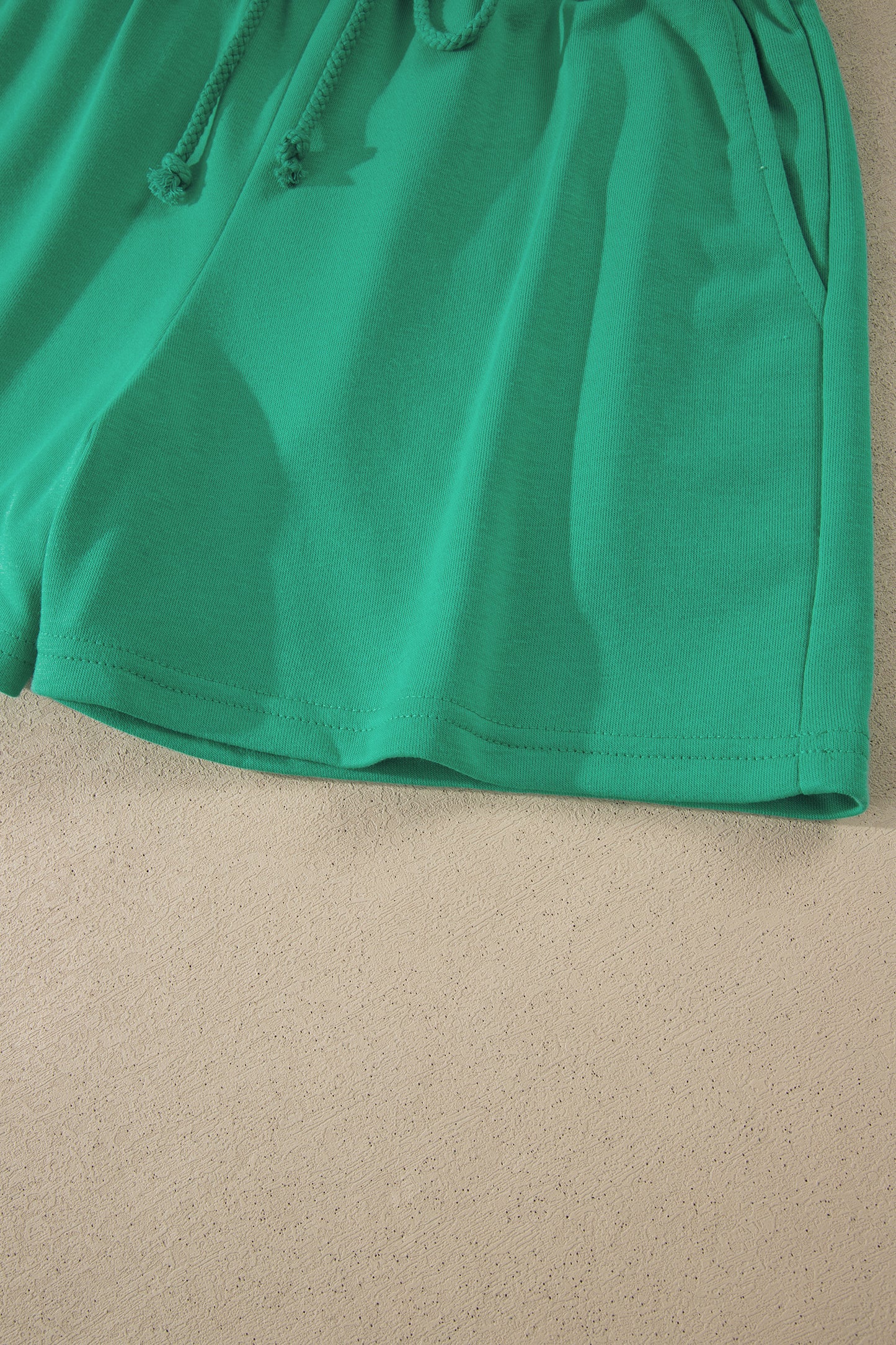 Conjunto de 2 piezas de camiseta holgada y pantalones cortos con cordón en verde mar liso