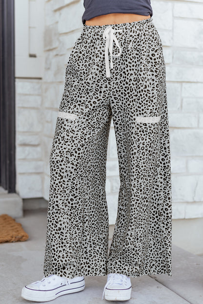 Pantalones anchos de punto de felpa con estampado animal gris