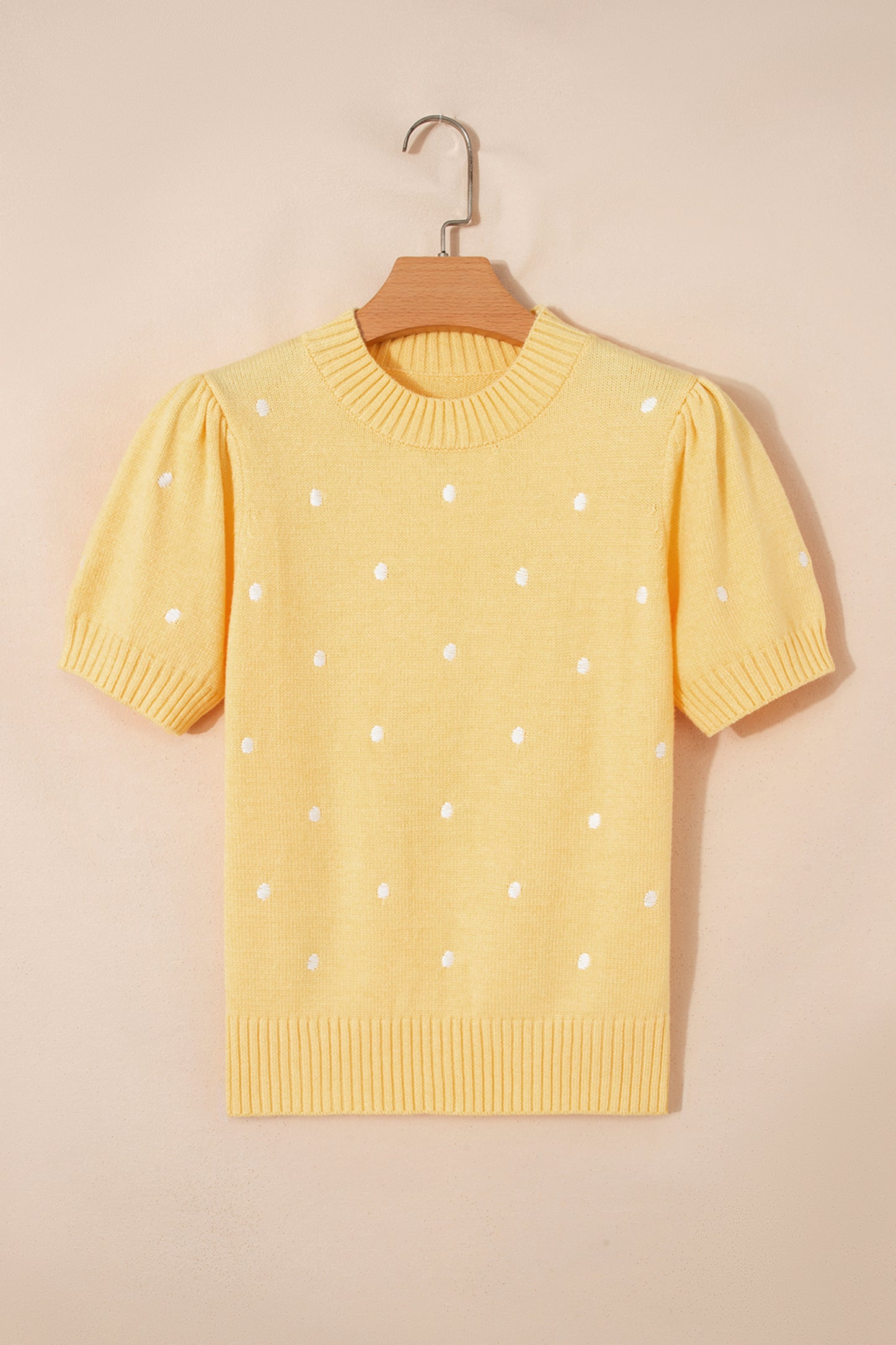 Suéter amarillo crema elegante de manga corta abullonada con lunares