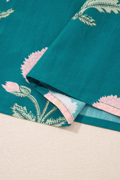 Blusa verde casual con estampado floral silvestre, cuello en V y manga 3/4