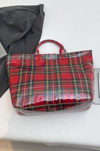 Bolso tote impermeable brillante de PVC con patrón a cuadros rojo fuego