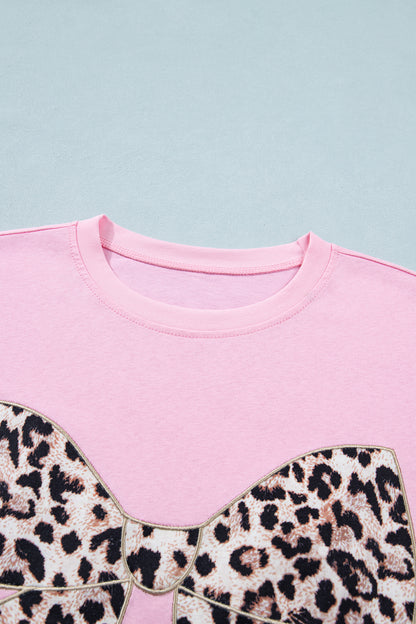 Camiseta de algodón con cuello redondo, estampado de leopardo rosa y lazo bordado