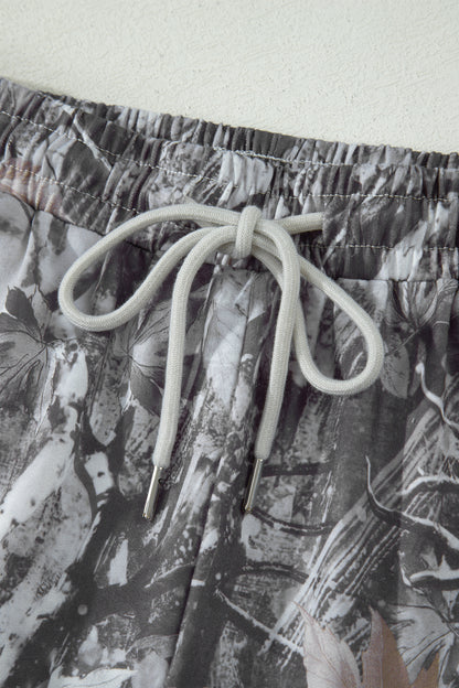 Pantalón Corto Elástico con Estampado de Hojas de Arce Abstractas Grises