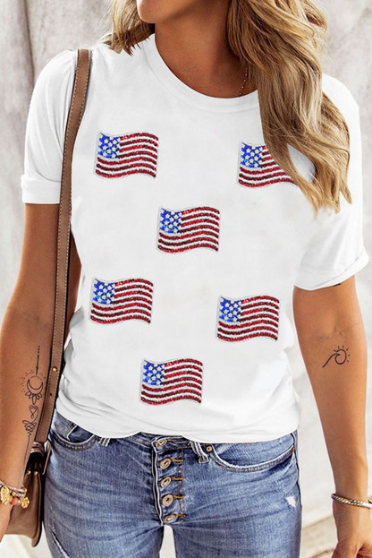 Camiseta casual con parches de lentejuelas blancas de la bandera estadounidense
